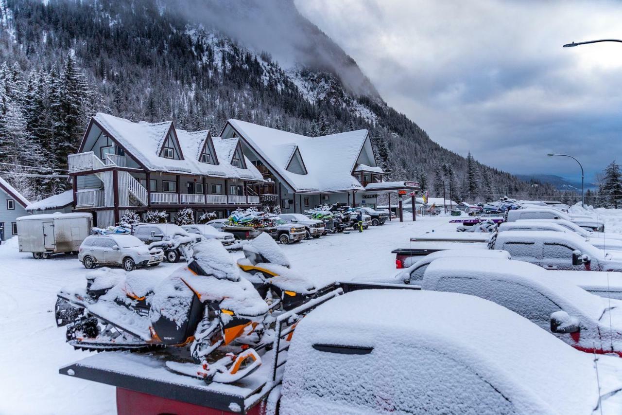 Peaks Lodge เรเวลสโตก ภายนอก รูปภาพ